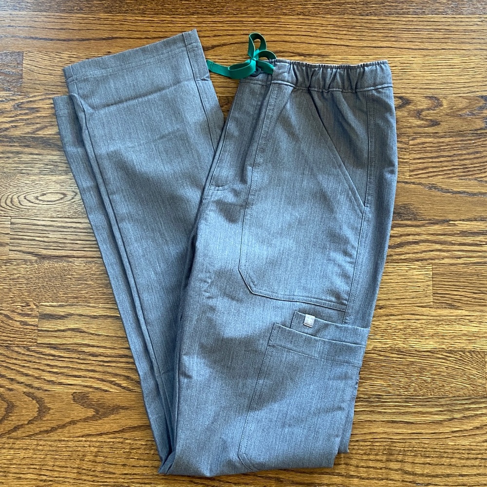 Figs Men’s Cairo‎ Cargo Scrubs - XSmall Tall NWT